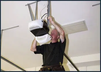 Garage Doors Store Repairs Tacoma, WA 253-656-5126 - cont-gdr-door-opener-08m